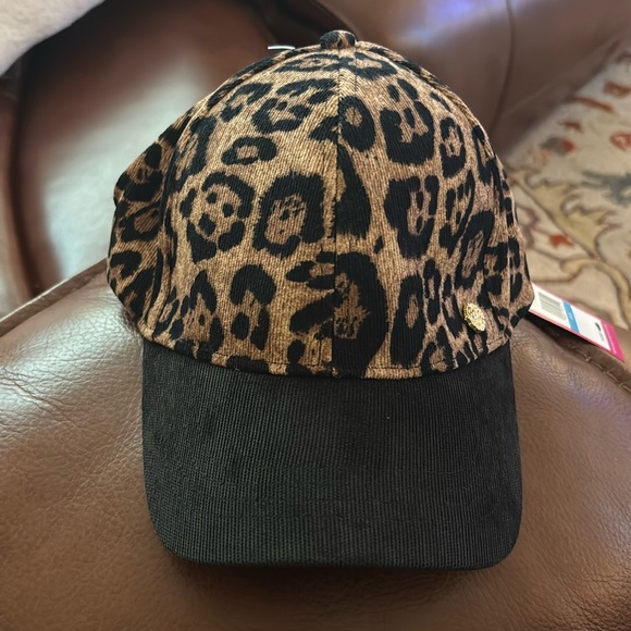 Vince Camuto Hat/Cap 🧢 Leopard 🐆 print - Picture 1 of 5
